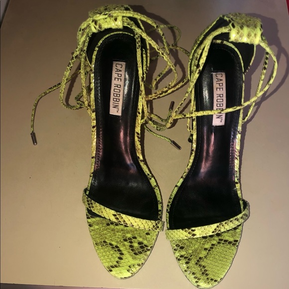 Cape Robbin Neon Green Heels 💚 CUTEEE SHOES!! - Picture 3 of 6
